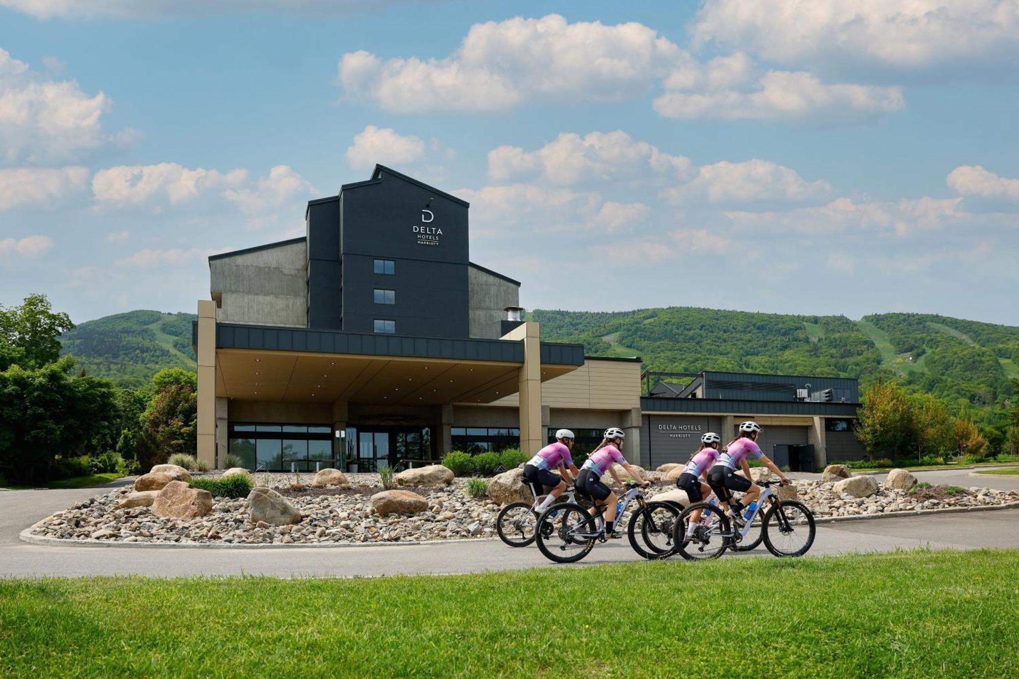 Delta Hotels By Marriott Mont Sainte-Anne, Resort & Convention Center 보프레 외부 사진